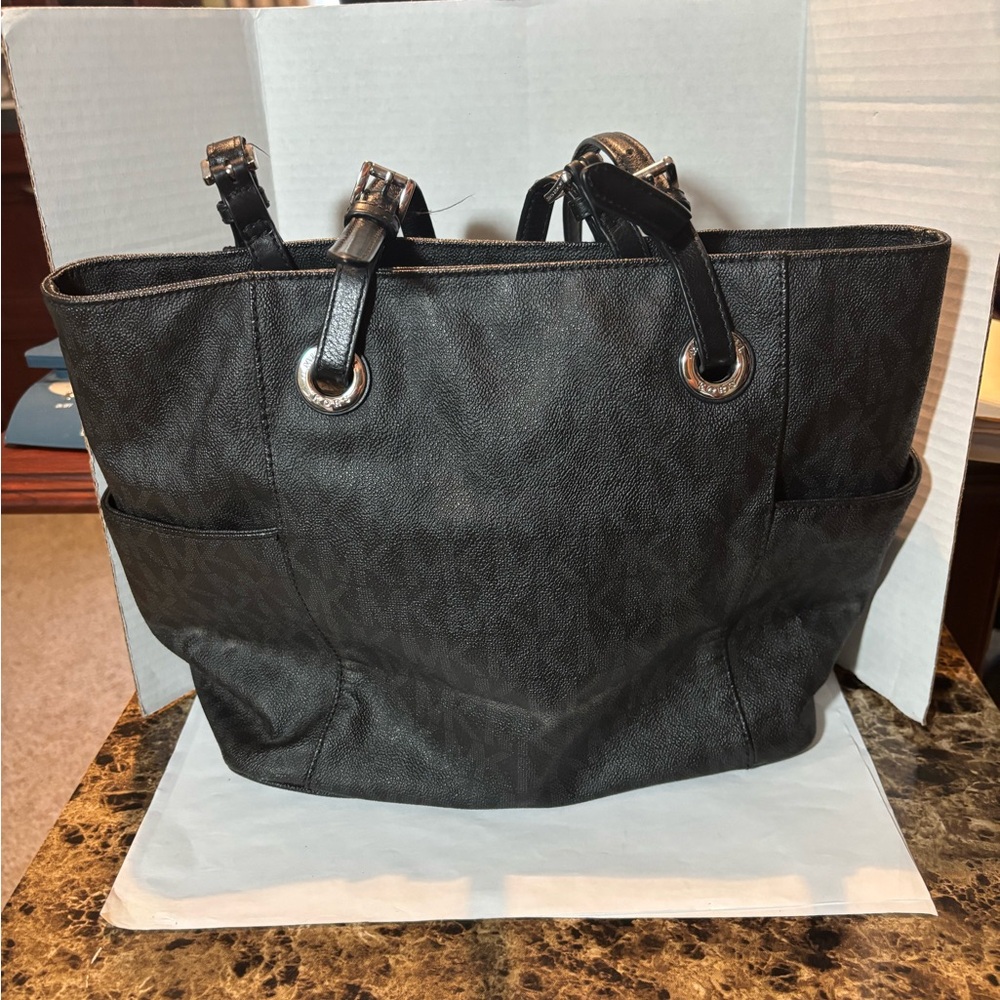 Michael Kors jet set Black canvas Signature L - XL Tote